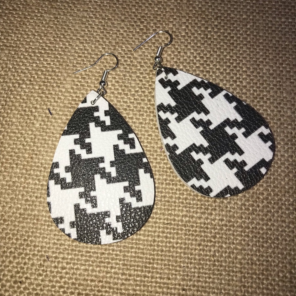 Houndstooth Leather-like Teardrop Earrings